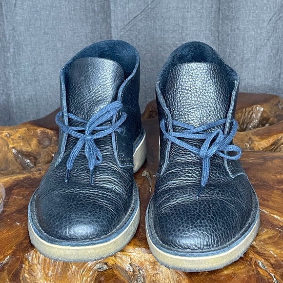 SOLD Clarks Originals Boots - Picture 3 of 6